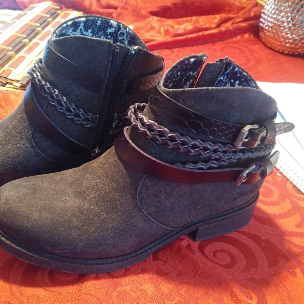 Ankle boots